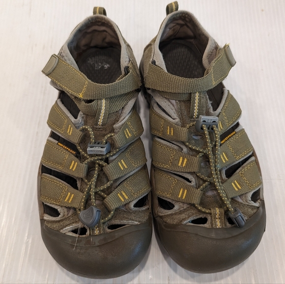 KEEN Newport H2 Khaki Olive Closed Toe Waterproof Hiking Shoes - Picture 3 of 14
